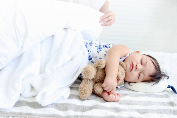 Baby Sleeping Patterns From O to 24 Months